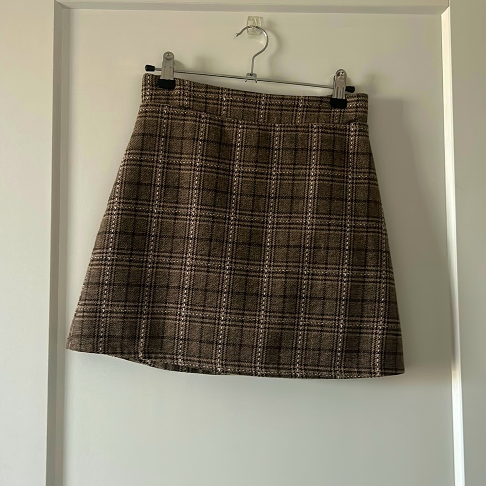 Mini skirt with under shirts